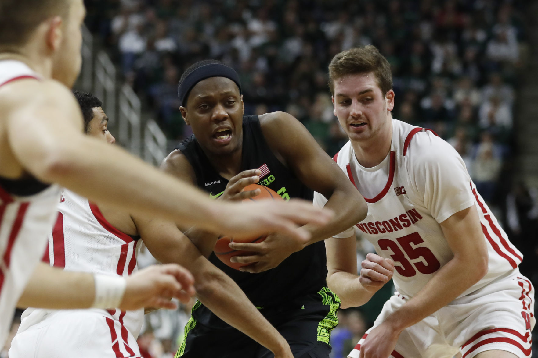 Spartans 67, Badgers 55